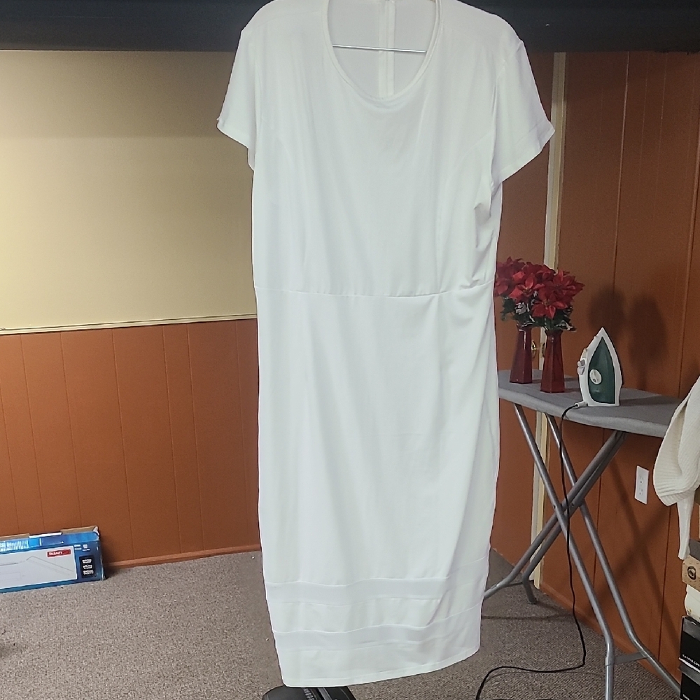 Elegant White Short Sleeve Dress